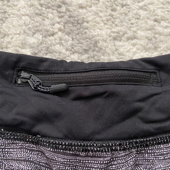 Lululemon Speed Up Shorts 2.5” - Picture 5 of 8